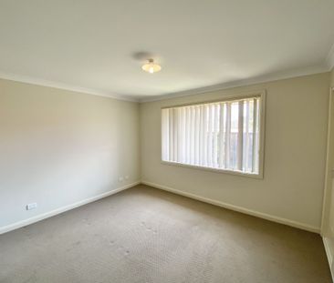 Bright and Airy 3 Bedroom Home - Photo 3