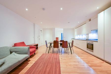 4 bedroom maisonette to rent - Photo 3