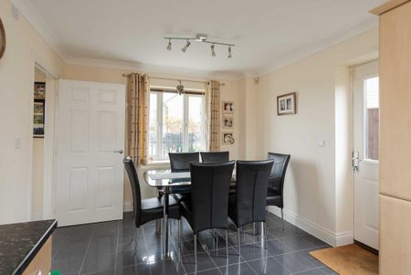 4 bedroom detached house to rent - Photo 5