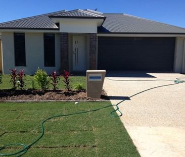 38 Scarborough Circuit, Blacks Beach - Photo 4