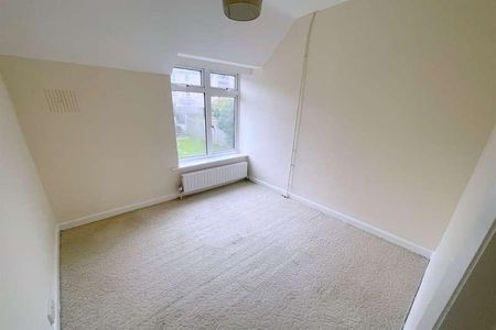 Vale Road, BN25 - Photo 2