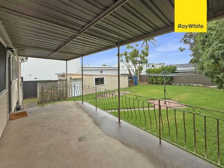 Recently Refreshed Home - Photo 3