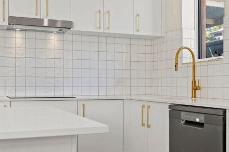 Beautifully Renovated 3 Bedroom Home in Prime Camden Park - Photo 5