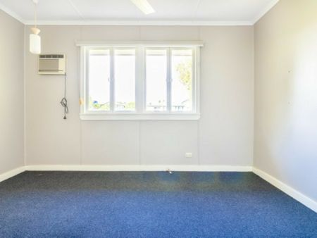 639 Robinson Road, Aspley QLD, Belconnen - Photo 2