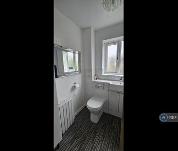 4 bedroom detached house to rent - Photo 4