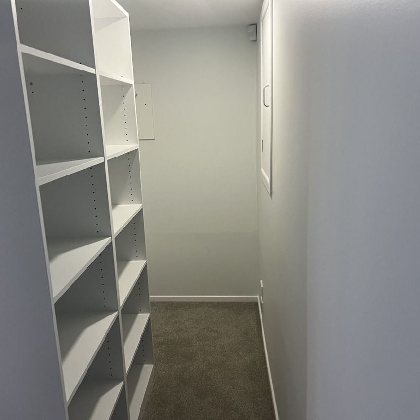 Short walk to the beach, move in before Summer. - Photo 1