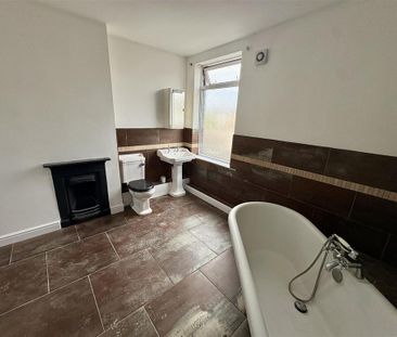 2 bedroom terraced house to rent - Photo 4