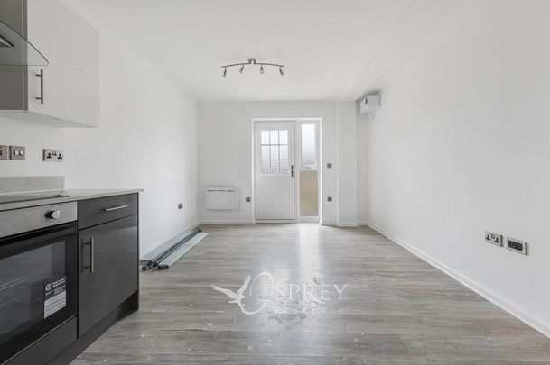 2 bedroom ground floor flat to rent - Photo 1