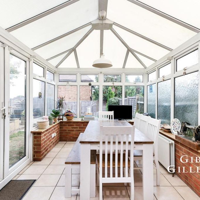 4 bedroom semi-detached house to rent - Photo 1