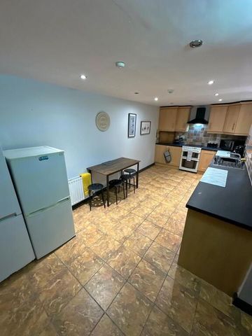 Room 4, 40 Melrose St, Belfast, BT9 7DN - Photo 5