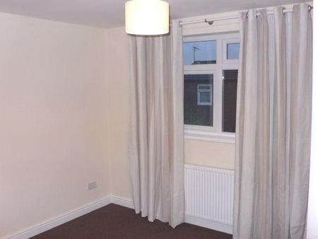 2 bedroom end of terrace house to rent - Photo 5