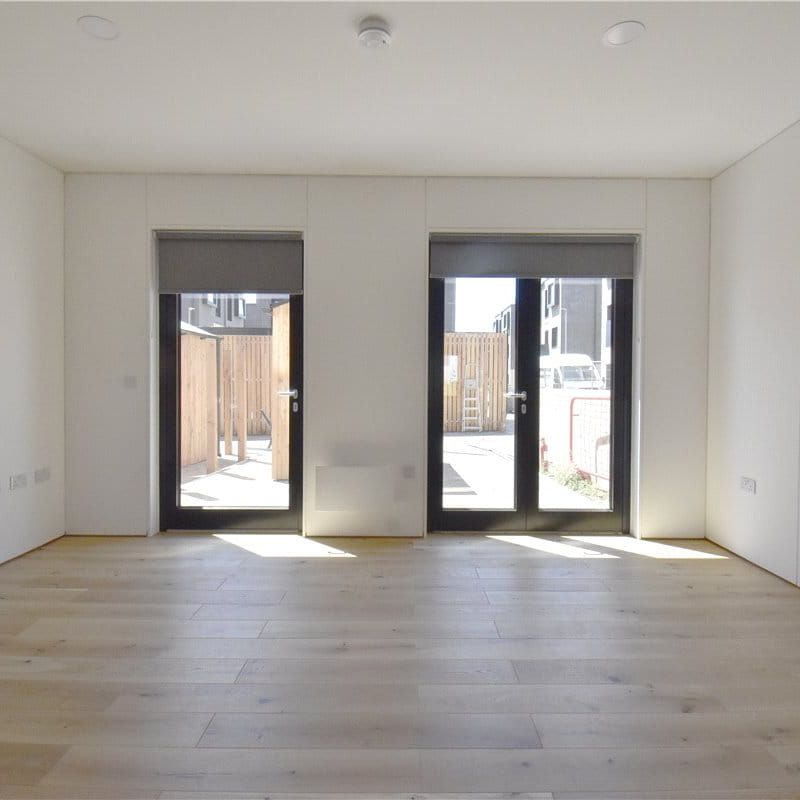 Well presented 4 bedroom semi-detached house situated within the growing community of Northstowe. Driveway parking. Highly efficient electric heating. Unfurnished. - Photo 1