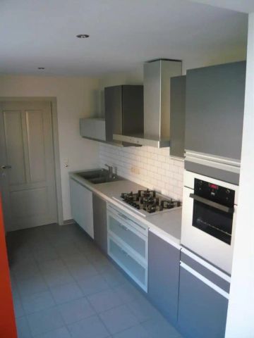 Mooie gerenoveerde vrijstaande woning met garage en achterliggend terrastuintje. - Photo 4