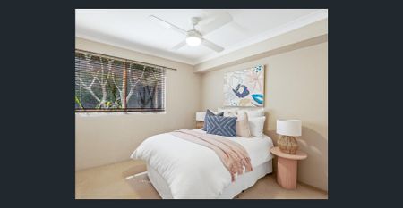 Sun-Drenched, Spacious & Convenient Living - Photo 4