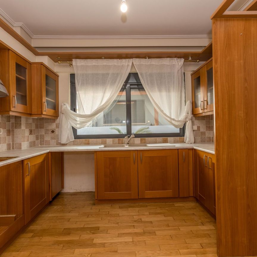 Ενοικίαση κατοικίας, 320 τ.μ., Βάρη, 2.700 € - Photo 1