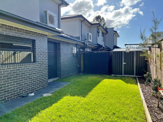 Prime Location - Spacious Double Storey Townhouse - Photo 1