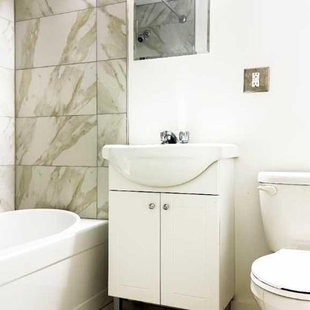 Très beau 3 1/2 rénové - Photo 4