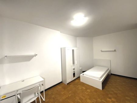 Via Ugo Foscolo, Padova, Veneto 35131 - Photo 4