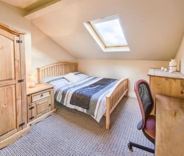 Room 4, 4 Candahar Street, Belfast, BT7 3AQ - Photo 3