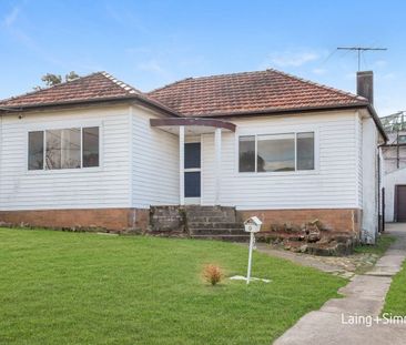 THREE BEDROOM FAMILY HOME! - Photo 3