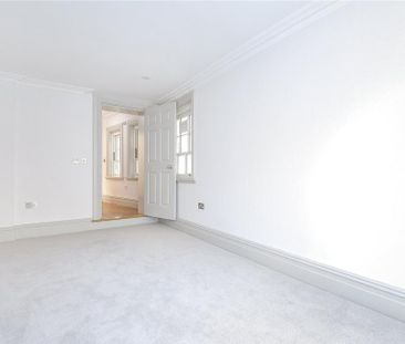 2 bedroom mews to rent - Photo 5