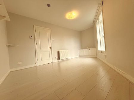 Price £675 pcm - Available Now - Unfurnished - Photo 3