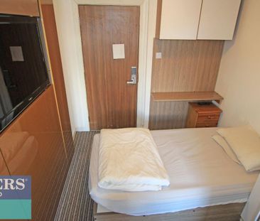 1 bedroom Flat To Let - Photo 1