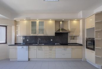Apartamento T4 em Lisboa
