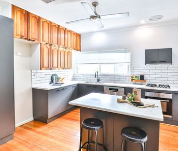 Three Bedroom House - Photo 6