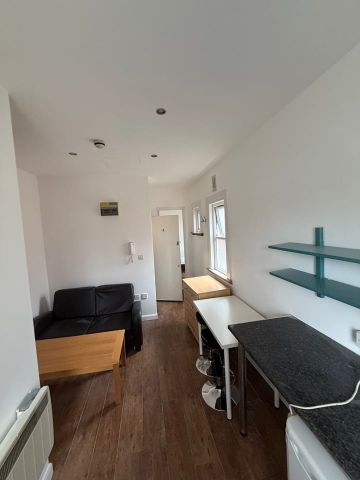 1 Bed Flat, Stanhope Gardens, N4 - Photo 2