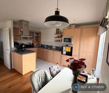 2 bedroom flat to rent - Photo 2