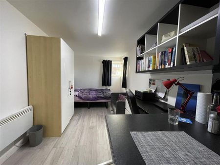 3 bedroom apartment to rent - Photo 3