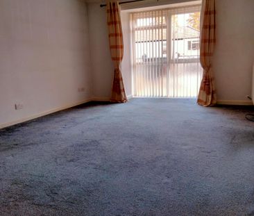 2 bedroom flat to rent Netley - Photo 2