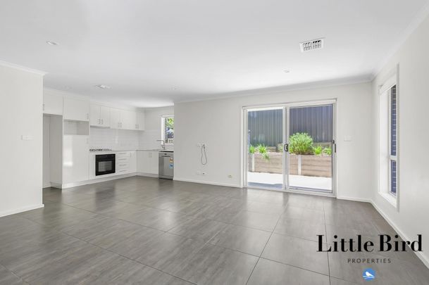 2/5 Arthur Street, Crestwood NSW 2620 - Townhouse For Rent | Domain - Photo 1