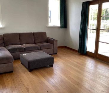 Two bedroom plus sleepout opposite golf course - Photo 2