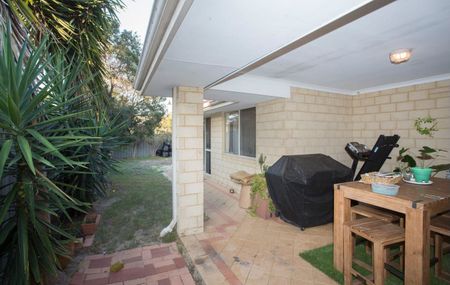 16 Kingaroy Drive, Baldivis WA 6171 - House For Rent - $615 | Domain - Photo 3