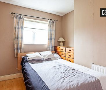 Room for rent in 3-bedroom house in Tymon North, Dublin - Photo 6