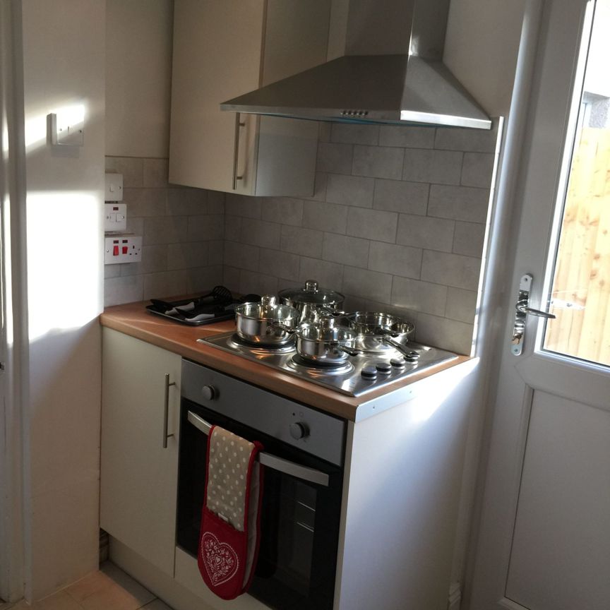 Double Room- Popular Location - Photo 1