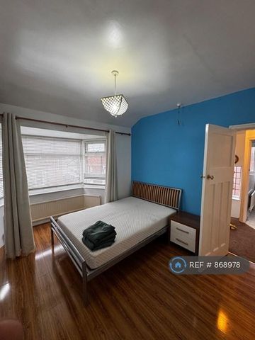 3 bedroom detached house to rent - Photo 3