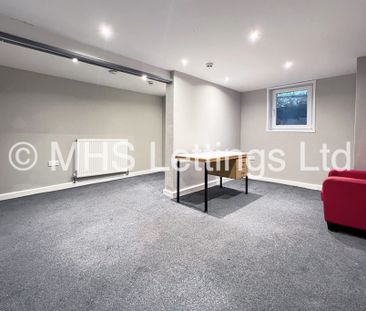 4 Bedroom Mid Terraced House for rent in Burchett Grove - Photo 4