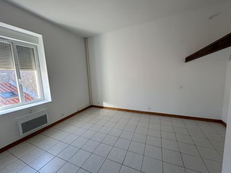 Location Appartement 3 pièces 51m² NARBONNE 11100 - Photo 2