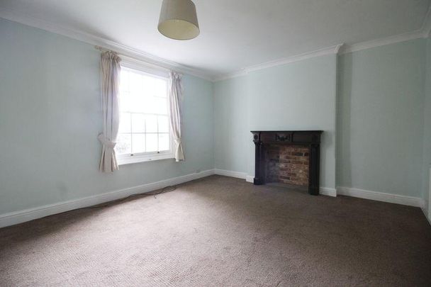 2 bedroom maisonette to rent - Photo 1