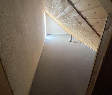 Helle Dachgeschosswohnung in Kuchen - Photo 1