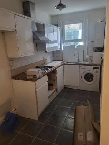 1 Bed Flat, Rosendale Road, SE21 - Photo 3