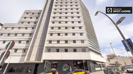 barcelona, Catalonia 08018 - Photo 3