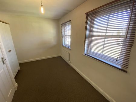 3 bedroom terraced house to rent - Photo 4