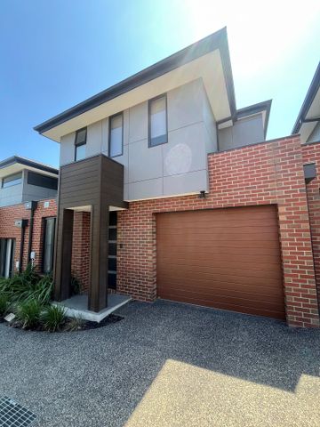 2/151 Rosanna Road, Rosanna VIC 3084 - Photo 2