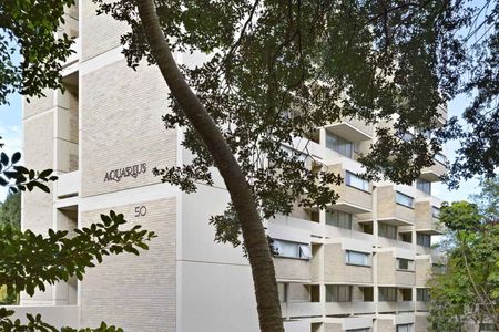 Contemporary Parkside Studio In Seidler Designed Aquarius - Photo 3