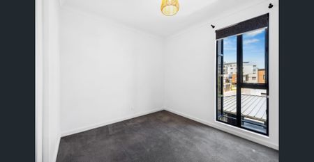 Terrace Home in the heart of Live West - Small pet negotiable - Photo 3