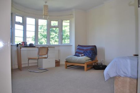 4 bedroom detached house to rent - Photo 2